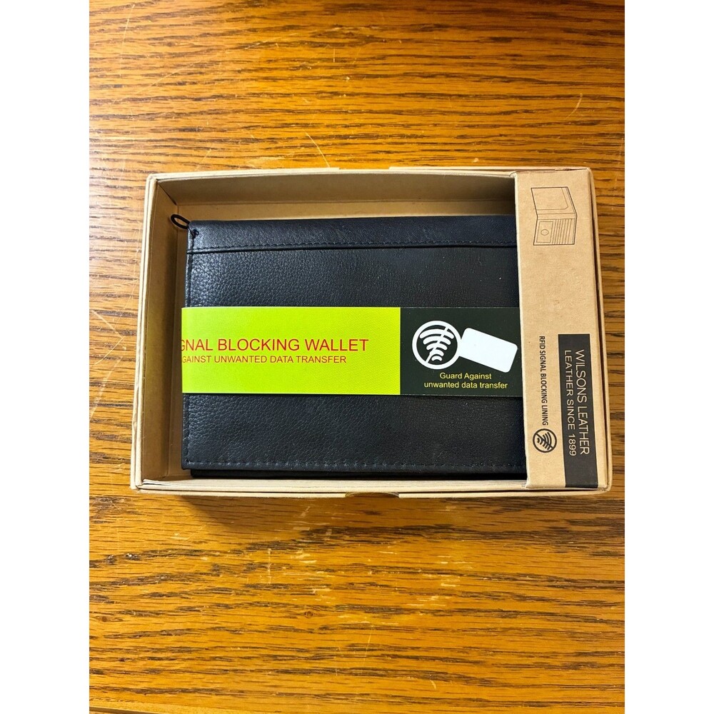 NWT Wilson’s Men’s Black Genuine Leather Bi-Fold Wallet Multiple Slots Passport